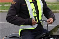 Áo phản quang - thiết bị hỗ trợ cho công nhân và phượt thủ