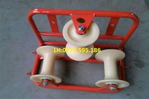 Con lăn góc kéo cáp 3 bánh nhựa